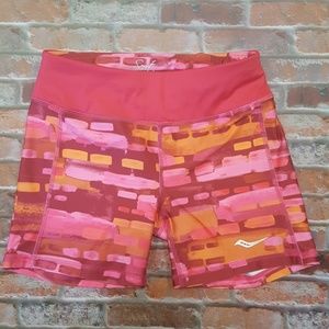 Saucony scoot DNA run dry shorts Medium